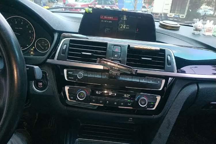 Used BMW 3 Series 2018 320Li Fashion Model Audio And AC Panel