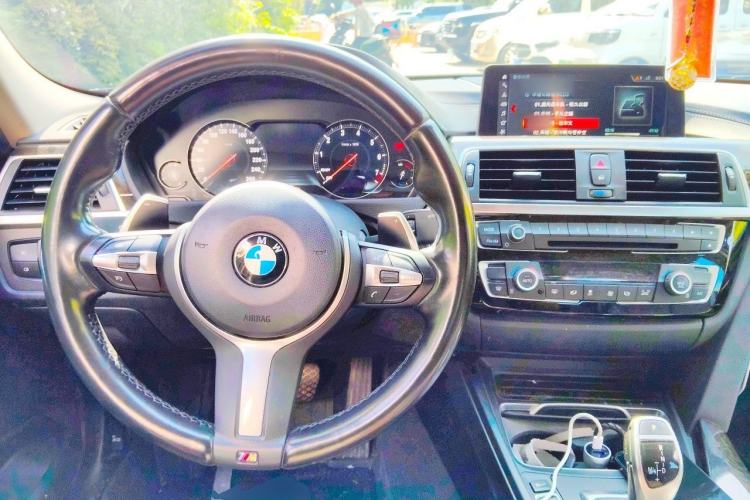 Used BMW 3 Series 2018 320Li Fashion Model Center Console