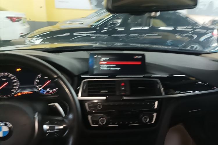 Used BMW 3 Series 2018 320Li Leading Model M Sport Package Center Console