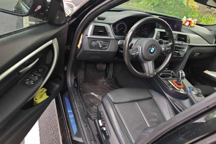 Used BMW 3 Series 2018 320i M Sport Night Edition Driver Seat