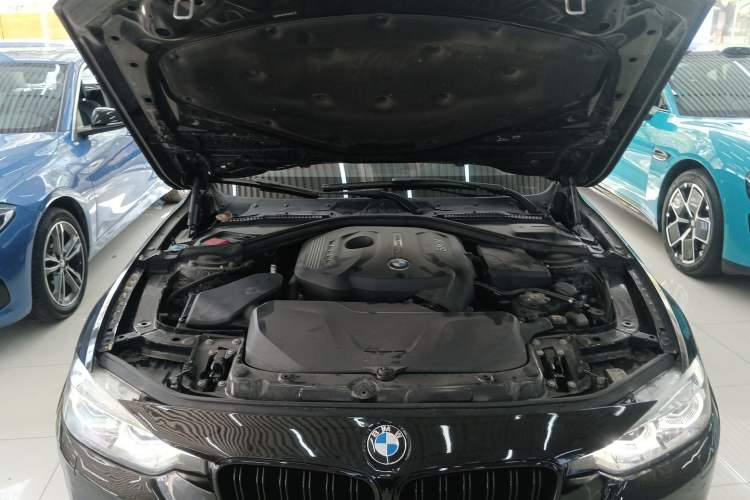 Used BMW 3 Series 2018 320i M Sport Night Edition Engine Bay