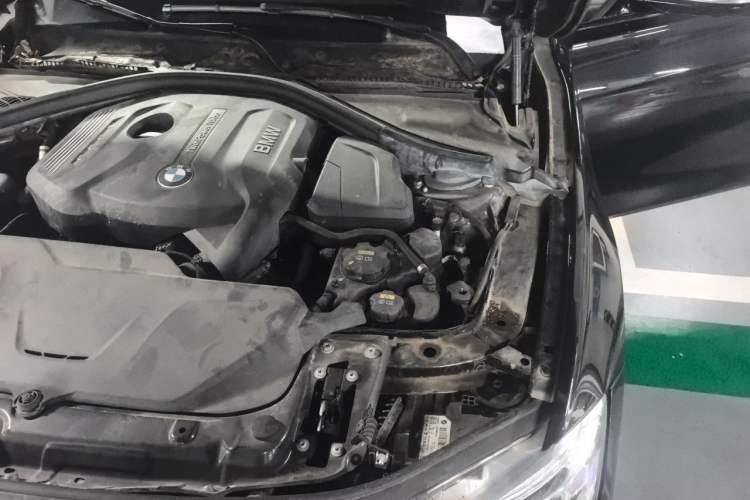 Used BMW 3 Series 2018 320i M Sport Package Engine Bay Left