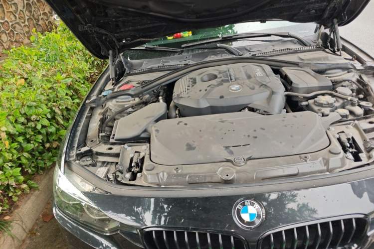 Used BMW 3 Series 2018 320i M Sport Night Edition Engine Bay Right