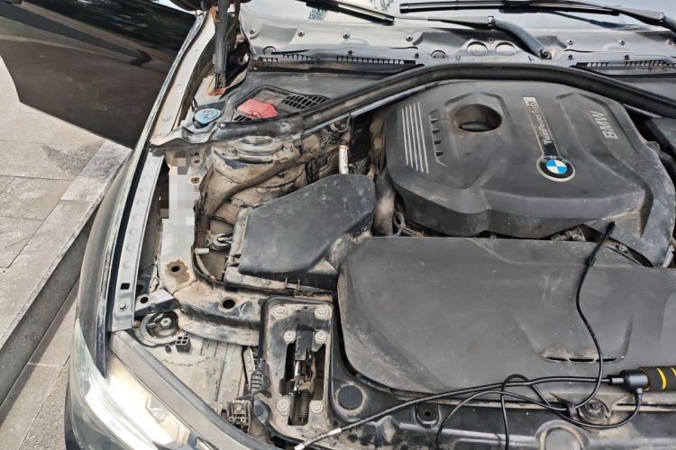 Used BMW 3 Series 2018 320i M Sport Night Edition Engine Bay Right