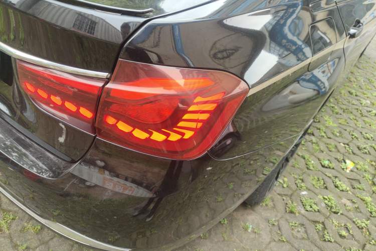 Used BMW 3 Series 2018 320Li Leading Luxury Package Exterior 3