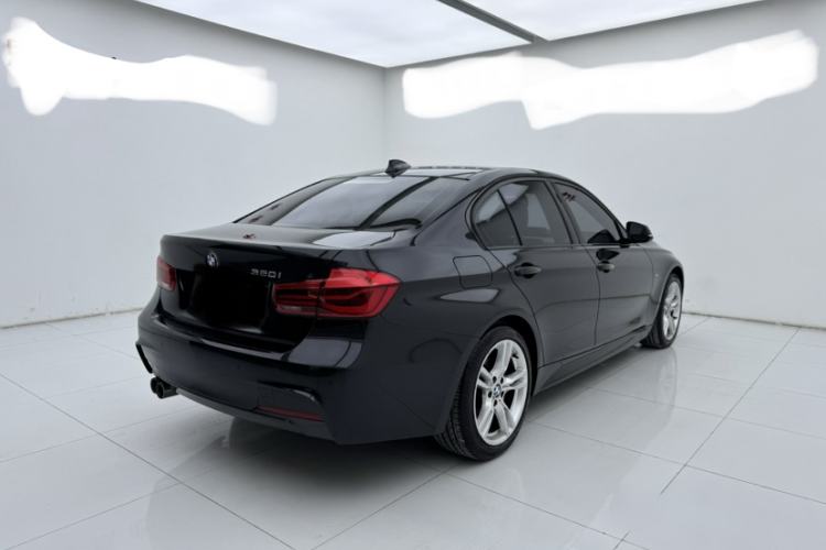 Used BMW 3 Series 2018 320i M Sport Package Exterior 3