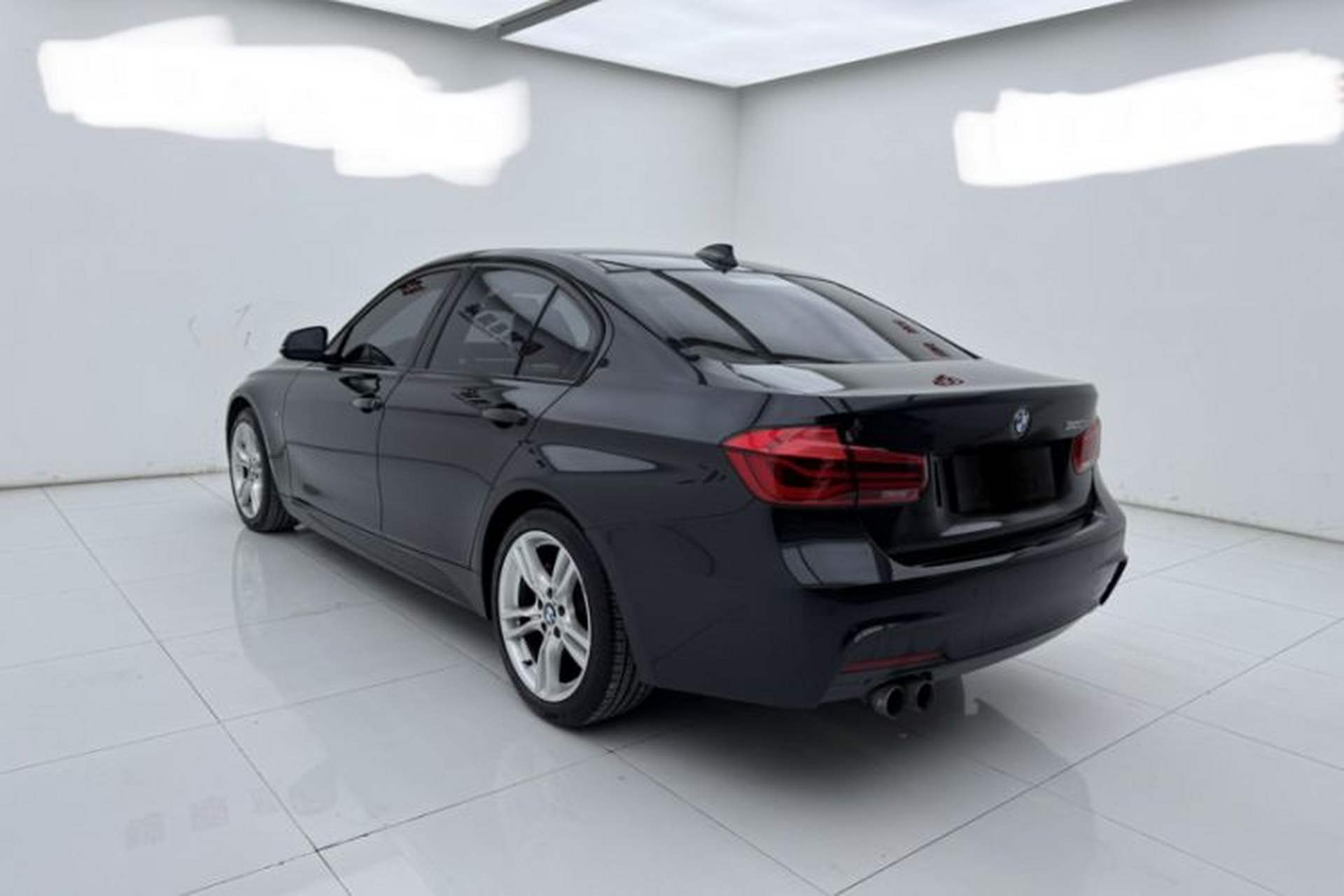 Used BMW 3 Series 2018 320i M Sport Package Exterior 5