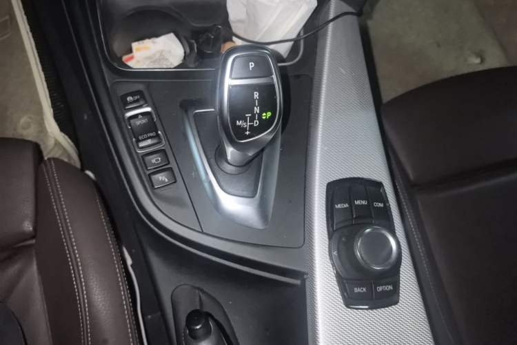 Used BMW 3 Series 2018 320i M Sport Package Gear Lever