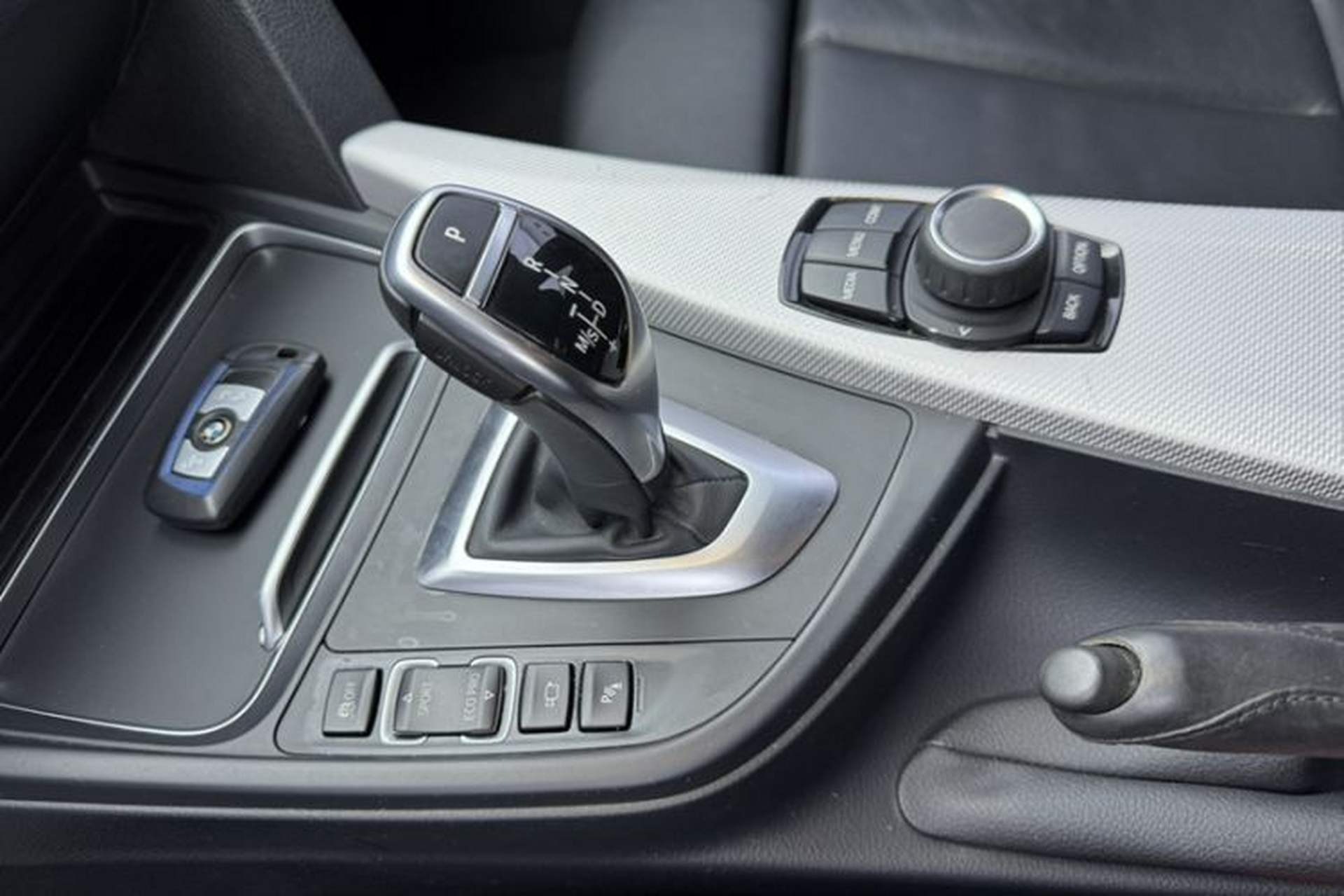 Used BMW 3 Series 2018 320i M Sport Package Gear Lever