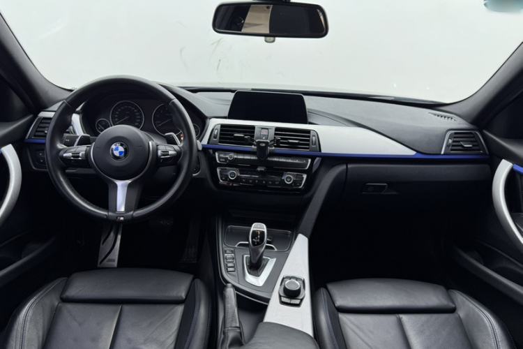 Used BMW 3 Series 2018 320i M Sport Package Interior 5