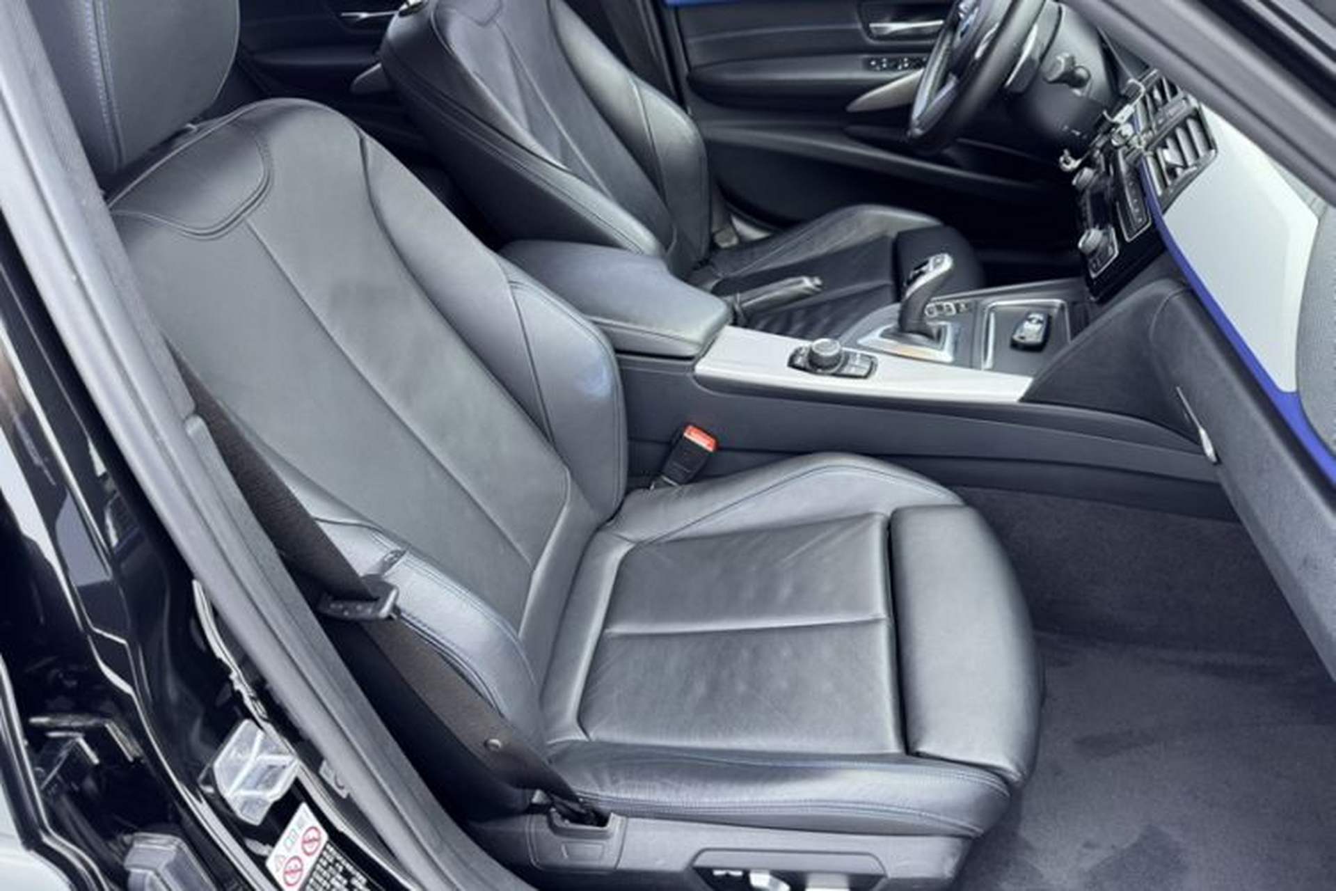 Used BMW 3 Series 2018 320i M Sport Package Interior 7
