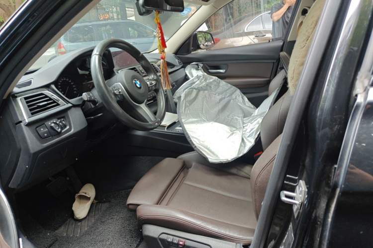 Used BMW 3 Series 2018 320Li Leading Model M Sport Package Left Front Seat