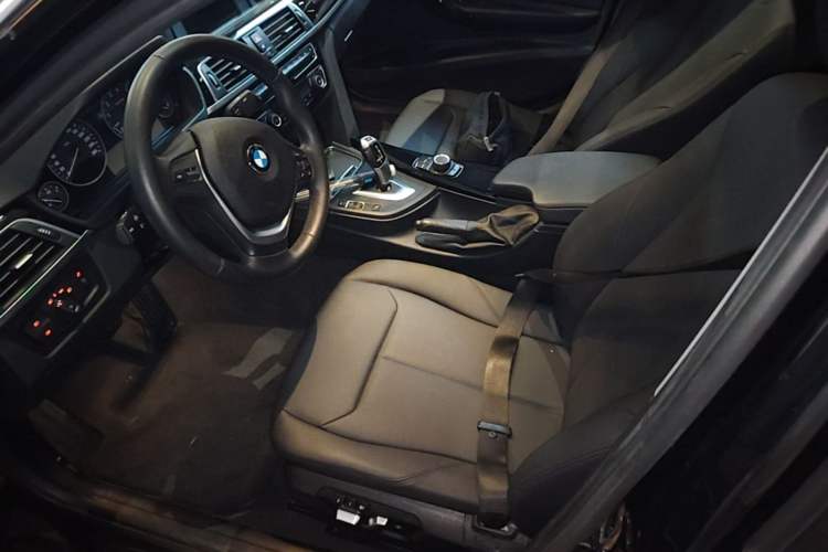 Used BMW 3 Series 2018 320Li Fashion Model Left Front Seat