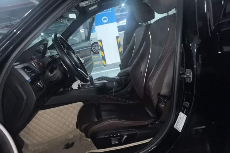 Used BMW 3 Series 2018 320i M Sport Package Left Front Seat