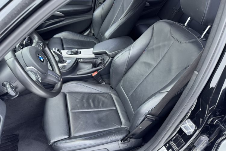 Used BMW 3 Series 2018 320i M Sport Package Left Front Seat