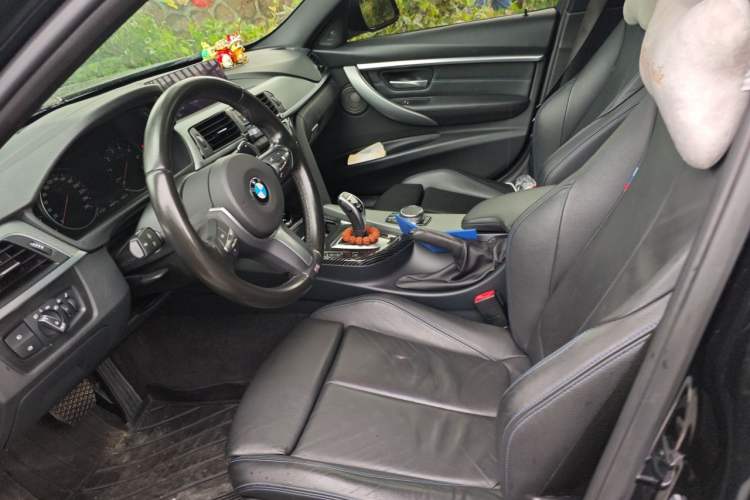 Used BMW 3 Series 2018 320i M Sport Night Edition Left Front Seat