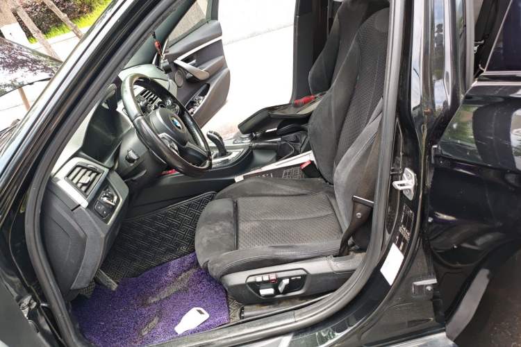 Used BMW 3 Series 2018 320i M Sport Night Edition Left Front Seat