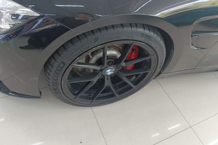 Used BMW 3 Series 2018 320i M Sport Night Edition Left Front Wheel Hub