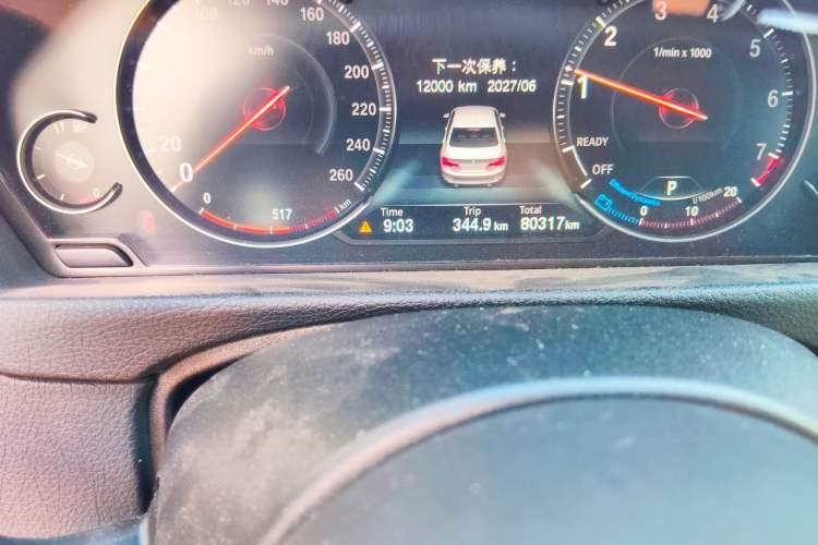 Used BMW 3 Series 2018 320Li Fashion Model Odometer Close Up