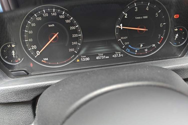 Used BMW 3 Series 2018 320Li Leading Model M Sport Package Odometer Close Up