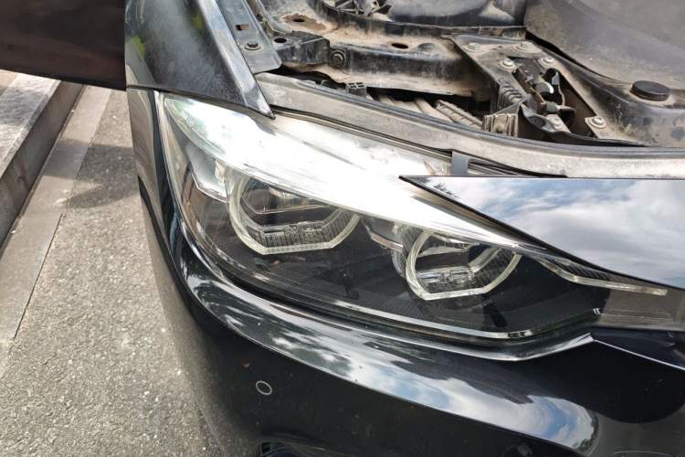 Used BMW 3 Series 2018 320i M Sport Night Edition Right Front Headlight