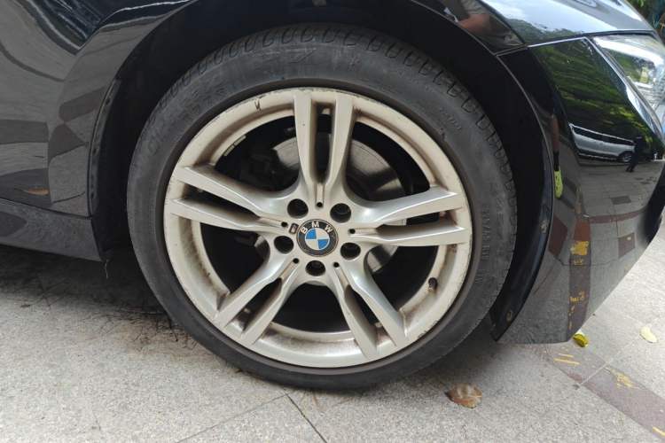 Used BMW 3 Series 2018 320Li Leading Model M Sport Package Right Front Wheel Hub