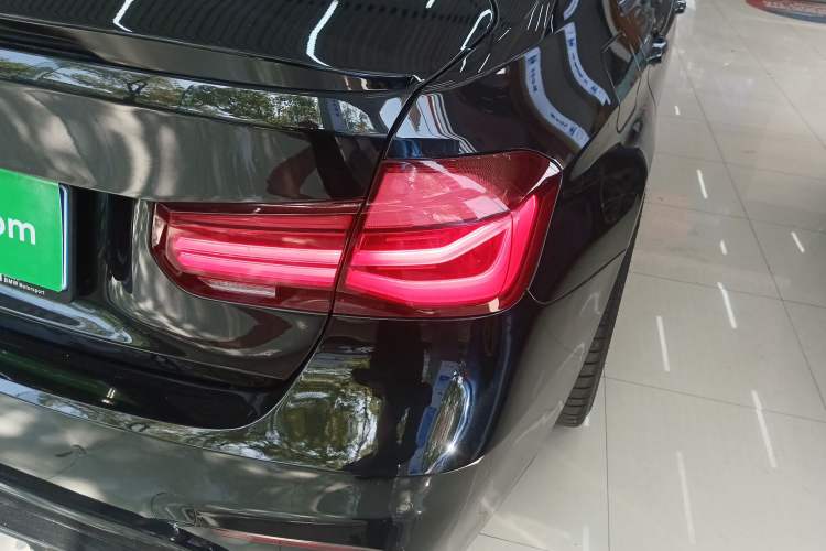 Used BMW 3 Series 2018 320i M Sport Night Edition Right Rear Taillight
