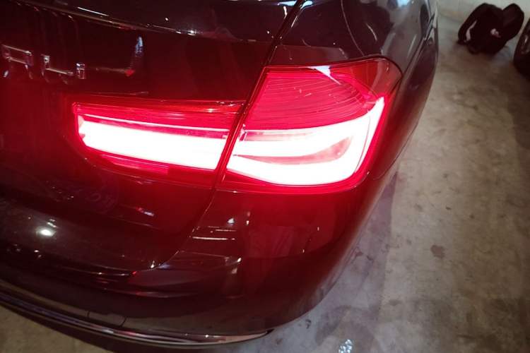 Used BMW 3 Series 2018 320Li Fashion Model Right Rear Taillight