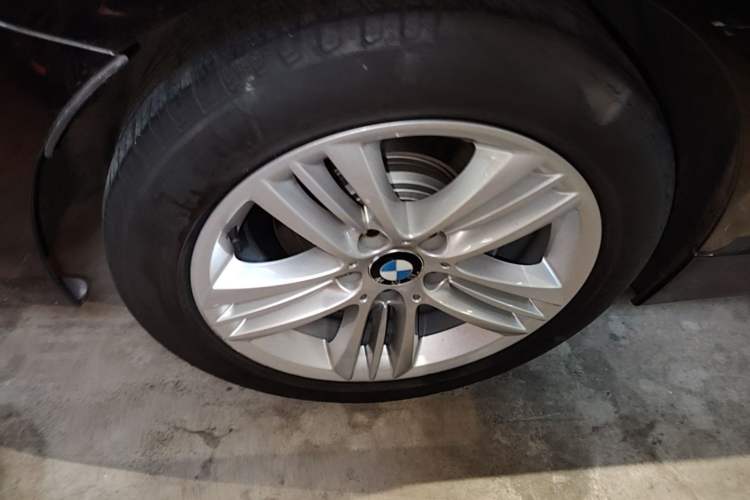 Used BMW 3 Series 2018 320Li Fashion Model Right Rear Wheel Hub