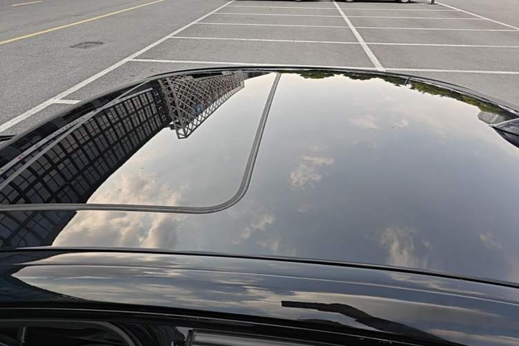Used BMW 3 Series 2018 320i M Sport Package Roof