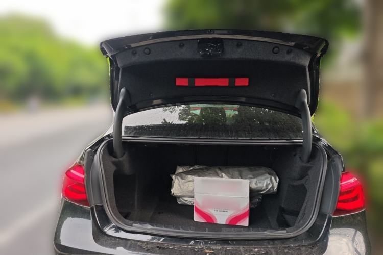 Used BMW 3 Series 2018 320i M Sport Night Edition Trunk