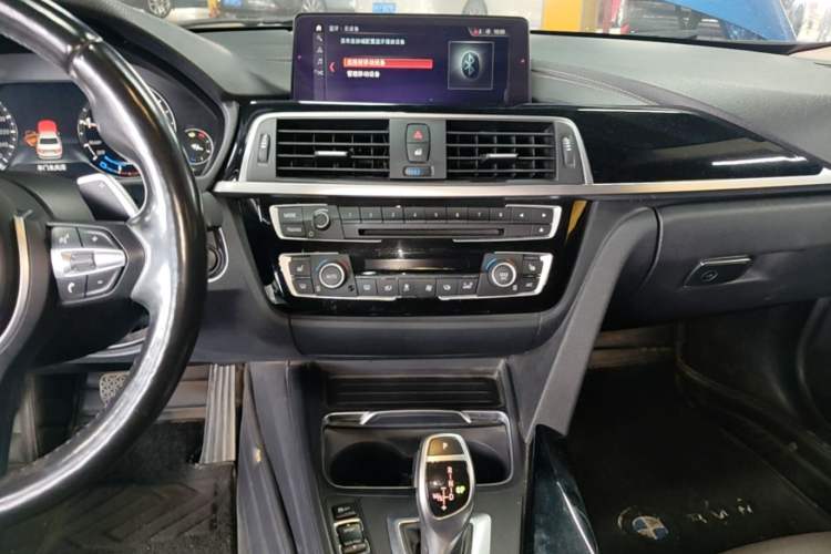 Used BMW 3 Series 2018 320Li Leading Model M Sport Package Audio And AC Panel