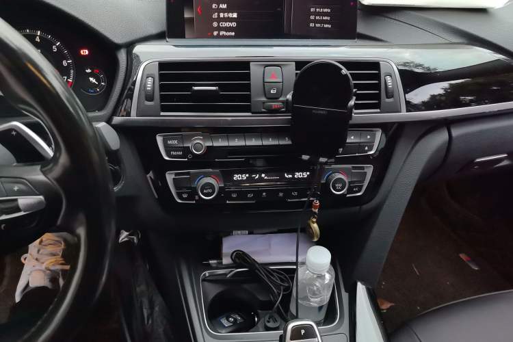 Used BMW 3 Series 2018 320Li Leading Model M Sport Package Audio And AC Panel