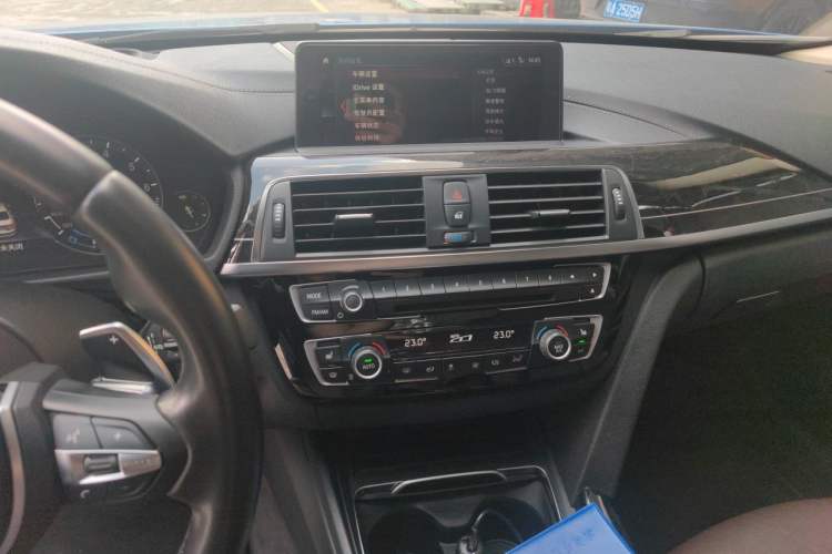 Used BMW 3 Series 2018 330Li M Sport Shadow Edition Audio And AC Panel