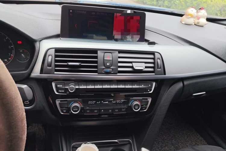 Used BMW 3 Series 2018 320i M Sport Night Edition Audio And AC Panel