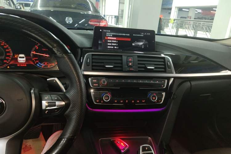 Used BMW 3 Series 2018 320Li Leading Model M Sport Package Audio And AC Panel