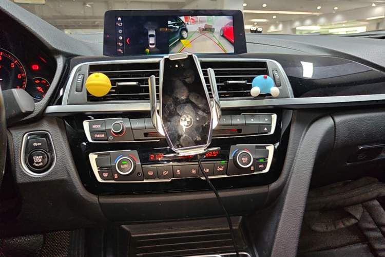 Used BMW 3 Series 2018 320Li Leading Model M Sport Package Audio And AC Panel