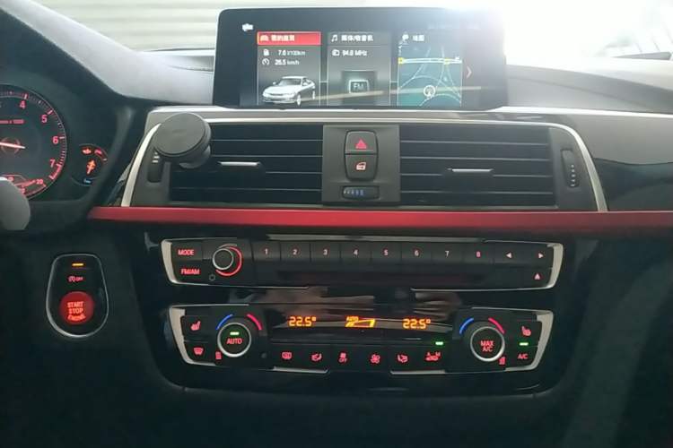 Used BMW 3 Series 2018 320Li Leading Model M Sport Package Audio And AC Panel