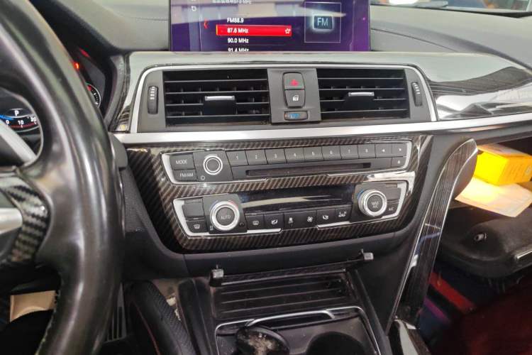 Used BMW 3 Series 2018 320Li M Sport Night Edition Audio And AC Panel