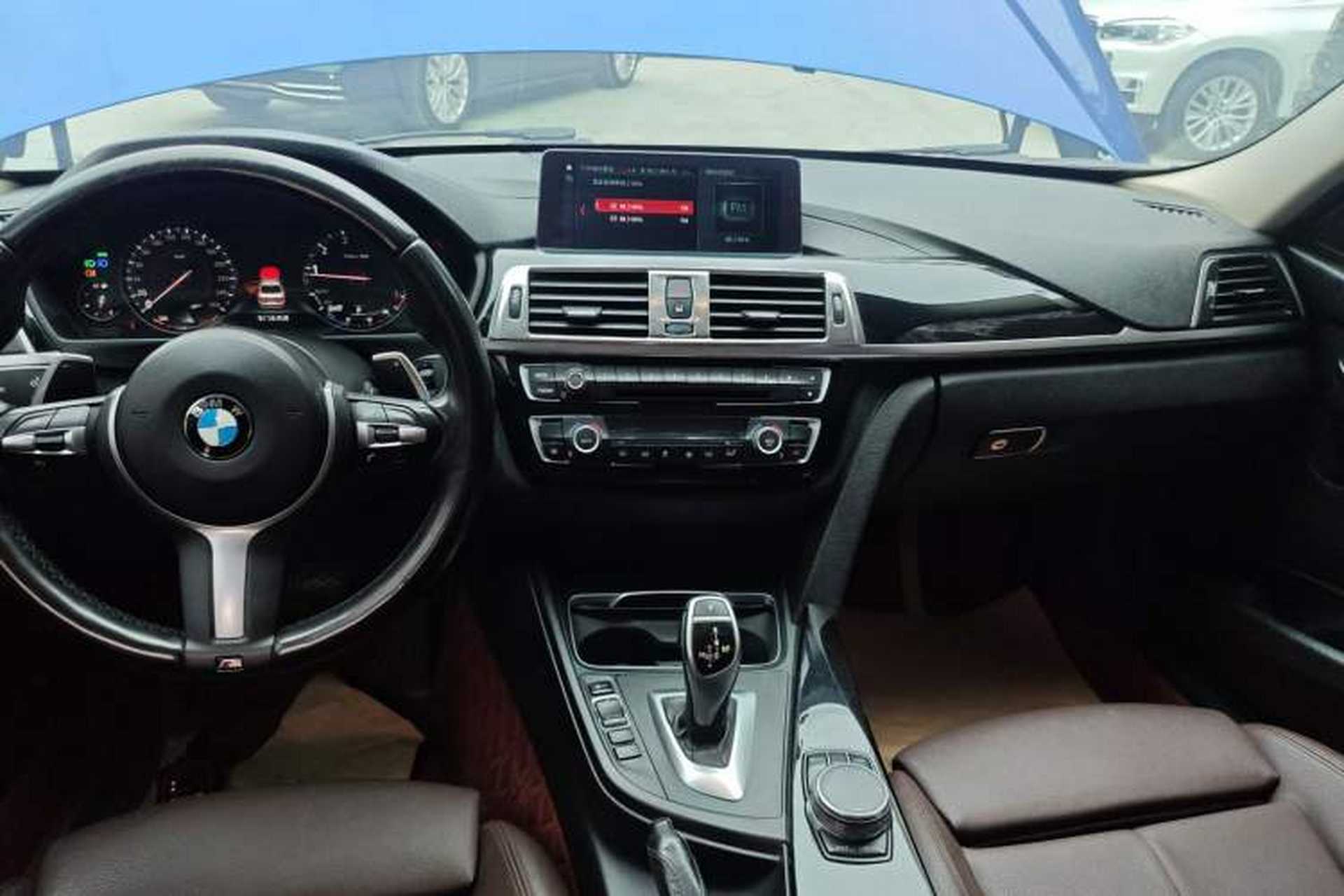 Used BMW 3 Series 2018 320Li Leading Model M Sport Package Audio And AC Panel