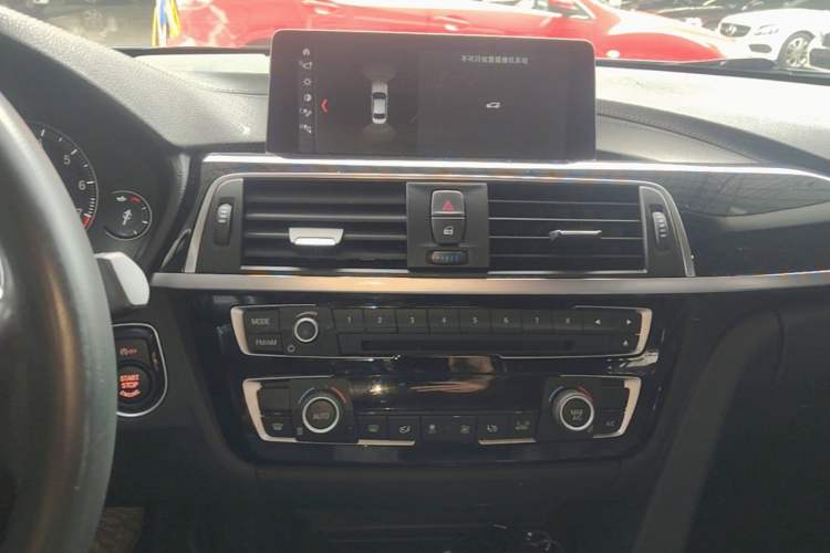 Used BMW 3 Series 2018 320Li Leading Model M Sport Package Audio And AC Panel
