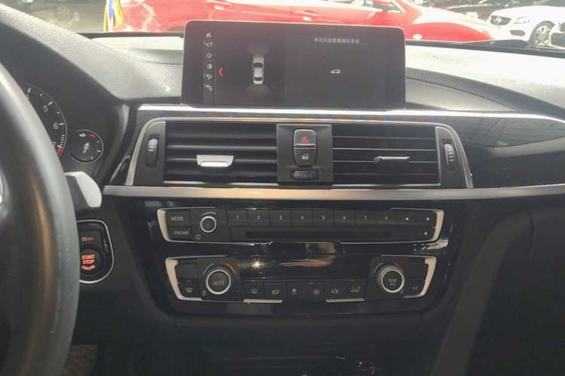 Used BMW 3 Series 2018 320Li Leading Model M Sport Package Audio And AC Panel