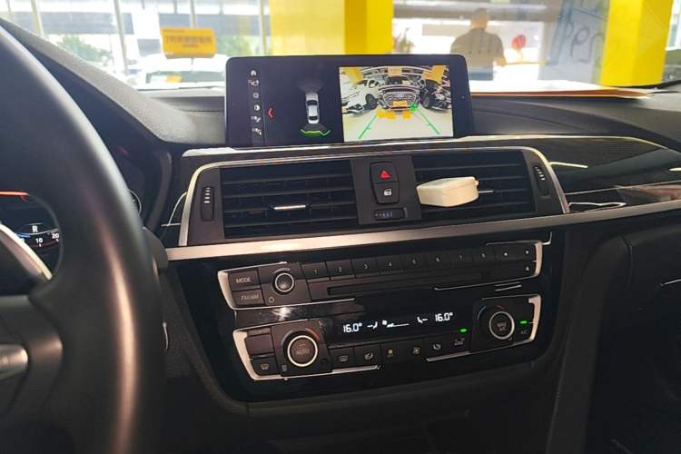 Used BMW 3 Series 2018 320Li M Sport Night Edition Audio And AC Panel