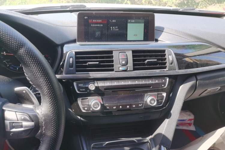 Used BMW 3 Series 2018 320Li Leading Model M Sport Package Audio And AC Panel