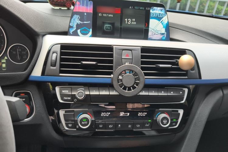 Used BMW 3 Series 2018 320i M Sport Package Audio And AC Panel