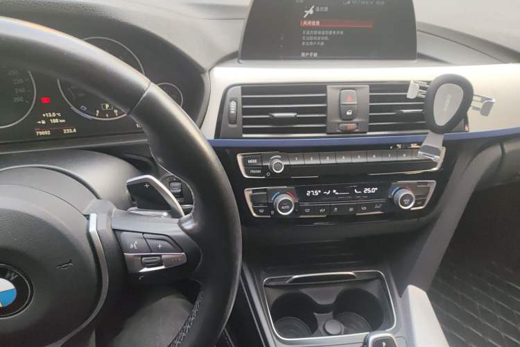 Used BMW 3 Series 2018 320i M Sport Package Audio And AC Panel