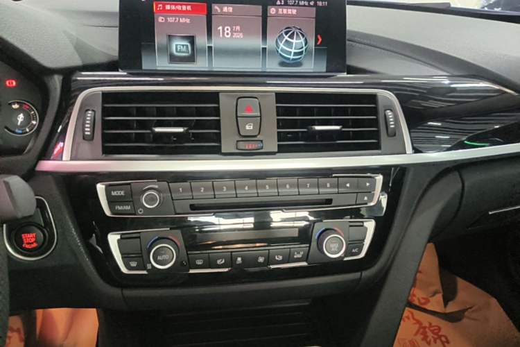 Used BMW 3 Series 2018 320Li Leading Model M Sport Package Audio And AC Panel