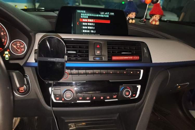 Used BMW 3 Series 2018 320i M Sport Package Audio And AC Panel
