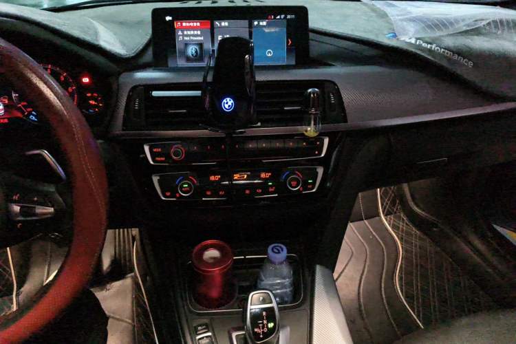 Used BMW 3 Series 2018 320i M Sport Night Edition Audio And AC Panel