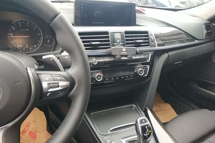 Used BMW 3 Series 2018 320Li M Sport Night Edition Audio And AC Panel